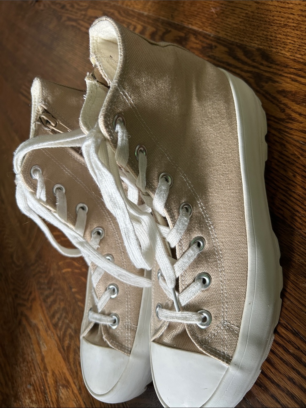 Women's High-Top Canvas Sneakers in Beige with White Laces Platform - Picture 2 of 4